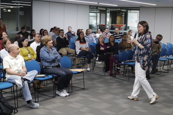 Programa ser mas del grupo EPM, apoya y valora las iniciativas de los empleados de la compañía 
Programa ser mas del grupo EPM, apoya y valora las iniciativas de los empleados de la compañía 
Fecha: Noviembre 15 2019.
Para descargar esta fotografía en alta resolución, haga clic sobre la imagen hasta que la misma se despliegue en la pantalla completa; luego dé clic derecho y elija la opción "guardar imagen como". 
En caso de publicación por cualquier medio, solicitamos acompañarla del crédito: "Foto EPM"
Palabras clave: Programa ser mas del grupo EPM, apoya y valora las iniciativas de los empleados de la compañía