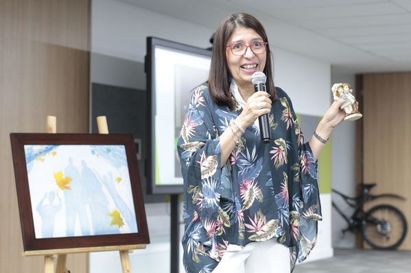 Programa ser mas del grupo EPM, apoya y valora las iniciativas de los empleados de la compañía 
Programa ser mas del grupo EPM, apoya y valora las iniciativas de los empleados de la compañía 
Fecha: Noviembre 15 2019.
Para descargar esta fotografía en alta resolución, haga clic sobre la imagen hasta que la misma se despliegue en la pantalla completa; luego dé clic derecho y elija la opción "guardar imagen como". 
En caso de publicación por cualquier medio, solicitamos acompañarla del crédito: "Foto EPM"
Palabras clave: Programa ser mas del grupo EPM, apoya y valora las iniciativas de los empleados de la compañía