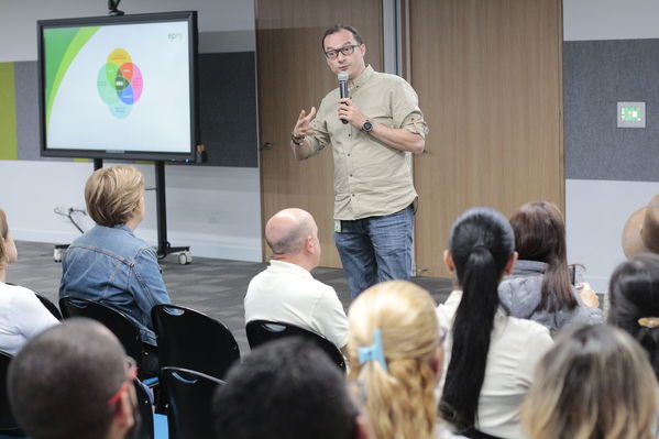 Programa ser mas del grupo EPM, apoya y valora las iniciativas de los empleados de la compañía 
Programa ser mas del grupo EPM, apoya y valora las iniciativas de los empleados de la compañía 
Fecha: Noviembre 15 2019.
Para descargar esta fotografía en alta resolución, haga clic sobre la imagen hasta que la misma se despliegue en la pantalla completa; luego dé clic derecho y elija la opción "guardar imagen como". 
En caso de publicación por cualquier medio, solicitamos acompañarla del crédito: "Foto EPM"
Palabras clave: Programa ser mas del grupo EPM, apoya y valora las iniciativas de los empleados de la compañía