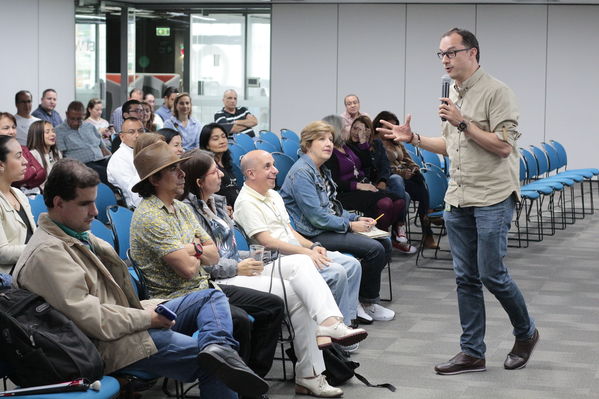 Programa ser mas del grupo EPM, apoya y valora las iniciativas de los empleados de la compañía 
Programa ser mas del grupo EPM, apoya y valora las iniciativas de los empleados de la compañía 
Fecha: Noviembre 15 2019.
Para descargar esta fotografía en alta resolución, haga clic sobre la imagen hasta que la misma se despliegue en la pantalla completa; luego dé clic derecho y elija la opción "guardar imagen como". 
En caso de publicación por cualquier medio, solicitamos acompañarla del crédito: "Foto EPM"
Palabras clave: Programa ser mas del grupo EPM, apoya y valora las iniciativas de los empleados de la compañía