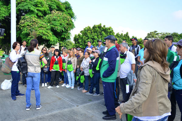 Recorrido Caminos Agua lideres comunitarios Acueducto Sur.
Recorrido Caminos Agua lideres comunitarios Acueducto Sur.
Fecha: Noviembre 16 2019.
Para descargar esta fotografía en alta resolución, haga clic sobre la imagen hasta que la misma se despliegue en la pantalla completa; luego dé clic derecho y elija la opción "guardar imagen como". 
En caso de publicación por cualquier medio, solicitamos acompañarla del crédito: "Foto EPM"
Palabras clave: Recorrido Caminos Agua lideres comunitarios Acueducto Sur