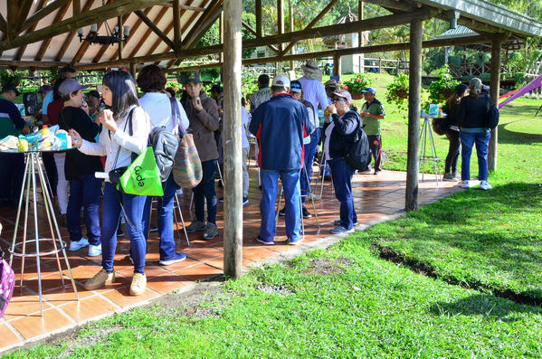 Recorrido Caminos Agua lideres comunitarios Acueducto Sur.
Recorrido Caminos Agua lideres comunitarios Acueducto Sur.
Fecha: Noviembre 16 2019.
Para descargar esta fotografía en alta resolución, haga clic sobre la imagen hasta que la misma se despliegue en la pantalla completa; luego dé clic derecho y elija la opción "guardar imagen como". 
En caso de publicación por cualquier medio, solicitamos acompañarla del crédito: "Foto EPM"
Palabras clave: Recorrido Caminos Agua lideres comunitarios Acueducto Sur.