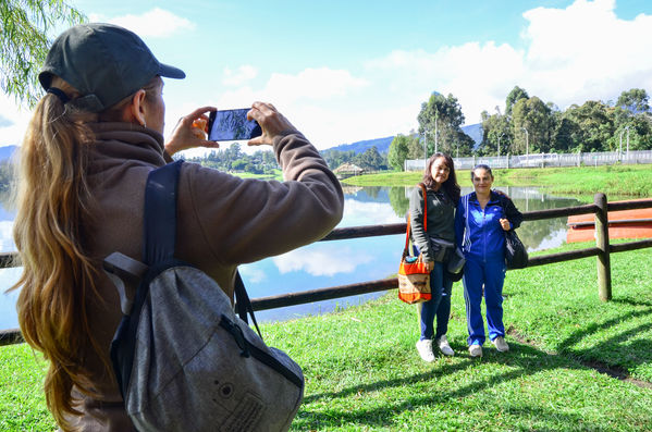 Recorrido Caminos Agua lideres comunitarios Acueducto Sur
Recorrido Caminos Agua lideres comunitarios Acueducto Sur.
Fecha: Noviembre 16 2019.
Para descargar esta fotografía en alta resolución, haga clic sobre la imagen hasta que la misma se despliegue en la pantalla completa; luego dé clic derecho y elija la opción "guardar imagen como". 
En caso de publicación por cualquier medio, solicitamos acompañarla del crédito: "Foto EPM"
Palabras clave: Recorrido Caminos Agua lideres comunitarios Acueducto Sur