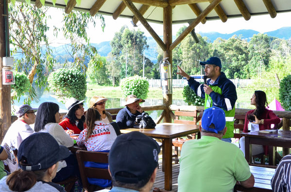 Recorrido Caminos Agua lideres comunitarios Acueducto Sur
Recorrido Caminos Agua lideres comunitarios Acueducto Sur.
Fecha: Noviembre 16 2019.
Para descargar esta fotografía en alta resolución, haga clic sobre la imagen hasta que la misma se despliegue en la pantalla completa; luego dé clic derecho y elija la opción "guardar imagen como". 
En caso de publicación por cualquier medio, solicitamos acompañarla del crédito: "Foto EPM"
Palabras clave: Recorrido Caminos Agua lideres comunitarios Acueducto Sur