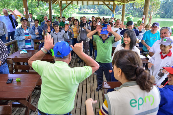 Recorrido Caminos Agua lideres comunitarios Acueducto Sur
Recorrido Caminos Agua lideres comunitarios Acueducto Sur.
Fecha: Noviembre 16 2019.
Para descargar esta fotografía en alta resolución, haga clic sobre la imagen hasta que la misma se despliegue en la pantalla completa; luego dé clic derecho y elija la opción "guardar imagen como". 
En caso de publicación por cualquier medio, solicitamos acompañarla del crédito: "Foto EPM"
Palabras clave: Recorrido Caminos Agua lideres comunitarios Acueducto Sur
