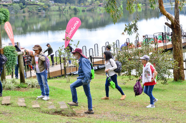 Recorrido Caminos Agua lideres comunitarios Acueducto Sur
Recorrido Caminos Agua lideres comunitarios Acueducto Sur.
Fecha: Noviembre 16 2019.
Para descargar esta fotografía en alta resolución, haga clic sobre la imagen hasta que la misma se despliegue en la pantalla completa; luego dé clic derecho y elija la opción "guardar imagen como". 
En caso de publicación por cualquier medio, solicitamos acompañarla del crédito: "Foto EPM"
Palabras clave: Recorrido Caminos Agua lideres comunitarios Acueducto Sur