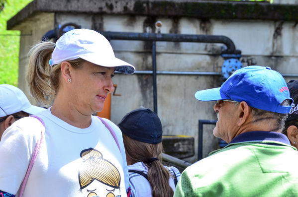 Recorrido Caminos Agua lideres comunitarios Acueducto Sur
Recorrido Caminos Agua lideres comunitarios Acueducto Sur.
Fecha: Noviembre 16 2019.
Para descargar esta fotografía en alta resolución, haga clic sobre la imagen hasta que la misma se despliegue en la pantalla completa; luego dé clic derecho y elija la opción "guardar imagen como". 
En caso de publicación por cualquier medio, solicitamos acompañarla del crédito: "Foto EPM"
Palabras clave: Recorrido Caminos Agua lideres comunitarios Acueducto Sur