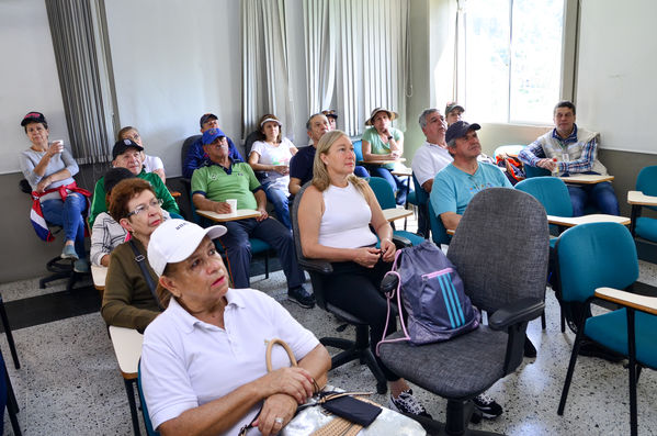 Recorrido Caminos Agua lideres comunitarios Acueducto Sur
Recorrido Caminos Agua lideres comunitarios Acueducto Sur.
Fecha: Noviembre 16 2019.
Para descargar esta fotografía en alta resolución, haga clic sobre la imagen hasta que la misma se despliegue en la pantalla completa; luego dé clic derecho y elija la opción "guardar imagen como". 
En caso de publicación por cualquier medio, solicitamos acompañarla del crédito: "Foto EPM"
Palabras clave: Recorrido Caminos Agua lideres comunitarios Acueducto Sur