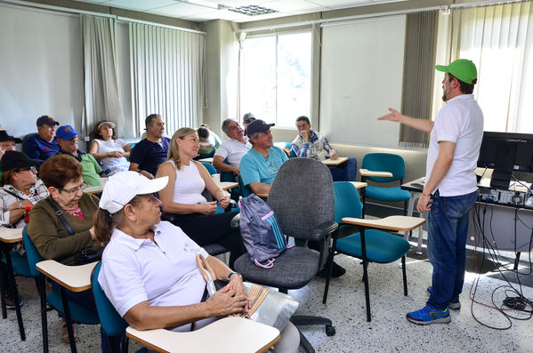 Recorrido Caminos Agua lideres comunitarios Acueducto Sur
Recorrido Caminos Agua lideres comunitarios Acueducto Sur.
Fecha: Noviembre 16 2019.
Para descargar esta fotografía en alta resolución, haga clic sobre la imagen hasta que la misma se despliegue en la pantalla completa; luego dé clic derecho y elija la opción "guardar imagen como". 
En caso de publicación por cualquier medio, solicitamos acompañarla del crédito: "Foto EPM"
Palabras clave: Recorrido Caminos Agua lideres comunitarios Acueducto Sur