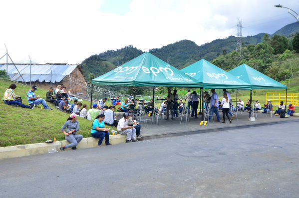 Recorrido Caminos Agua lideres comunitarios Acueducto Sur
Recorrido Caminos Agua lideres comunitarios Acueducto Sur.
Fecha: Noviembre 16 2019.
Para descargar esta fotografía en alta resolución, haga clic sobre la imagen hasta que la misma se despliegue en la pantalla completa; luego dé clic derecho y elija la opción "guardar imagen como". 
En caso de publicación por cualquier medio, solicitamos acompañarla del crédito: "Foto EPM"
Palabras clave: Recorrido Caminos Agua lideres comunitarios Acueducto Sur