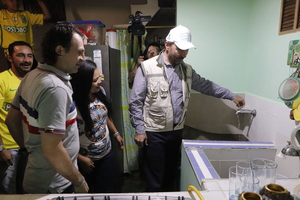 Programa Unidos por el Agua en Villatina
Programa Unidos por el Agua en Villatina
Fecha: Noviembre 18 de 2017
Para descargar esta fotografía en alta resolución, haga clic sobre la imagen hasta que la misma se despliegue en la pantalla completa; luego dé clic derecho y elija la opción "guardar imagen como". 
En caso de publicación por cualquier medio, solicitamos acompañarla del crédito: "Foto EPM"
Palabras clave: Programa Unidos por el Agua en Villatina
