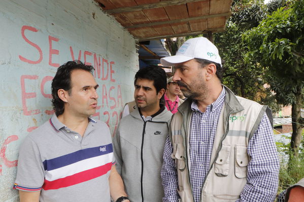Programa Unidos por el Agua en Villatina
Programa Unidos por el Agua en Villatina
Fecha: Noviembre 18 de 2017
Para descargar esta fotografía en alta resolución, haga clic sobre la imagen hasta que la misma se despliegue en la pantalla completa; luego dé clic derecho y elija la opción "guardar imagen como". 
En caso de publicación por cualquier medio, solicitamos acompañarla del crédito: "Foto EPM"
Palabras clave: Programa Unidos por el Agua en Villatina