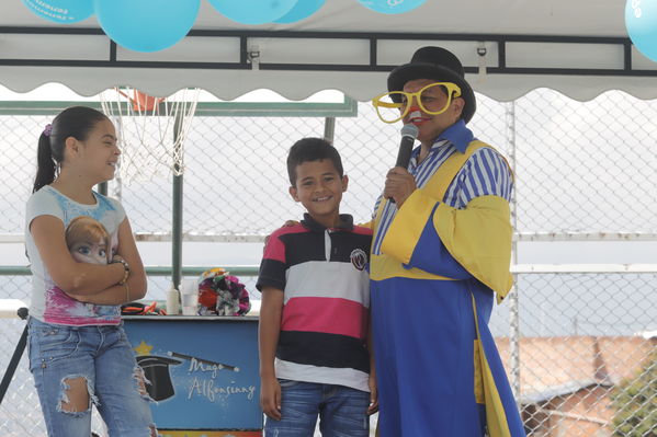 Programa Unidos por el Agua en Villatina
Programa Unidos por el Agua en Villatina
Fecha: Noviembre 18 de 2017
Para descargar esta fotografía en alta resolución, haga clic sobre la imagen hasta que la misma se despliegue en la pantalla completa; luego dé clic derecho y elija la opción "guardar imagen como". 
En caso de publicación por cualquier medio, solicitamos acompañarla del crédito: "Foto EPM"
Palabras clave: Programa Unidos por el Agua en Villatina
