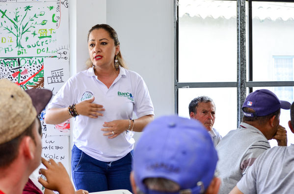 Plan formativo BanCO2 San Luis
BanCO2 San Luis.
Fecha: Noviembre 2 2019. 
Para descargar esta fotografía en alta resolución, haga clic sobre la imagen hasta que la misma se despliegue en la pantalla completa; luego dé clic derecho y elija la opción "guardar imagen como". 
En caso de publicación por cualquier medio, solicitamos acompañarla del crédito: "Foto EPM"
Palabras clave: Plan formativo BanCO2 San Luis