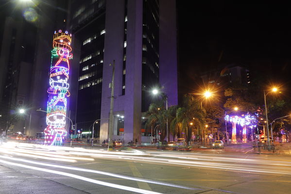 Alumbrado Navideño
Alumbrado Navideño
Fecha: Noviembre 30 de 2017
Para descargar esta fotografía en alta resolución, haga clic sobre la imagen hasta que la misma se despliegue en la pantalla completa; luego dé clic derecho y elija la opción "guardar imagen como". 
En caso de publicación por cualquier medio, solicitamos acompañarla del crédito: "Foto EPM"
Palabras clave: Alumbrado Navideño