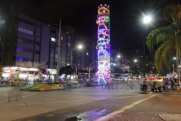 Alumbrado Navideño
Alumbrado Navideño
Fecha: Noviembre 30 de 2017
Para descargar esta fotografía en alta resolución, haga clic sobre la imagen hasta que la misma se despliegue en la pantalla completa; luego dé clic derecho y elija la opción "guardar imagen como". 
En caso de publicación por cualquier medio, solicitamos acompañarla del crédito: "Foto EPM"
Palabras clave: Alumbrado Navideño