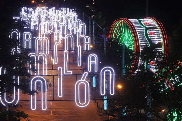 Alumbrado Navideño
Alumbrado Navideño
Fecha: Noviembre 30 de 2017
Para descargar esta fotografía en alta resolución, haga clic sobre la imagen hasta que la misma se despliegue en la pantalla completa; luego dé clic derecho y elija la opción "guardar imagen como". 
En caso de publicación por cualquier medio, solicitamos acompañarla del crédito: "Foto EPM"
Palabras clave: Alumbrado Navideño