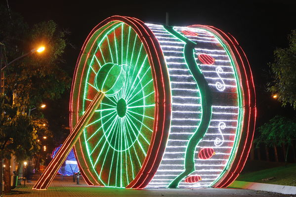 Alumbrado Navideño
Alumbrado Navideño
Fecha: Noviembre 30 de 2017
Para descargar esta fotografía en alta resolución, haga clic sobre la imagen hasta que la misma se despliegue en la pantalla completa; luego dé clic derecho y elija la opción "guardar imagen como". 
En caso de publicación por cualquier medio, solicitamos acompañarla del crédito: "Foto EPM"
Palabras clave: Alumbrado Navideño