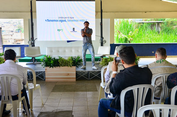 Cierre 2019 Unidos Agua
Cierre 2019 Unidos Agua.
Fecha: Noviembre 22 2019 
Para descargar esta fotografía en alta resolución, haga clic sobre la imagen hasta que la misma se despliegue en la pantalla completa; luego dé clic derecho y elija la opción "guardar imagen como". 
En caso de publicación por cualquier medio, solicitamos acompañarla del crédito: "Foto EPM"
Palabras clave: Cierre 2019 Unidos Agua