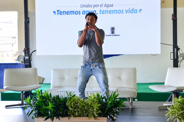 Cierre 2019 Unidos Agua
Cierre 2019 Unidos Agua.
Fecha: Noviembre 22 2019 
Para descargar esta fotografía en alta resolución, haga clic sobre la imagen hasta que la misma se despliegue en la pantalla completa; luego dé clic derecho y elija la opción "guardar imagen como". 
En caso de publicación por cualquier medio, solicitamos acompañarla del crédito: "Foto EPM"
Palabras clave: Cierre 2019 Unidos Agua
