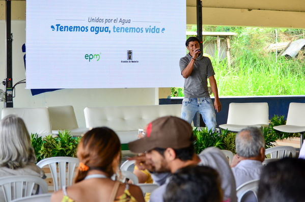Cierre 2019 Unidos Agua
Cierre 2019 Unidos Agua.
Fecha: Noviembre 22 2019 
Para descargar esta fotografía en alta resolución, haga clic sobre la imagen hasta que la misma se despliegue en la pantalla completa; luego dé clic derecho y elija la opción "guardar imagen como". 
En caso de publicación por cualquier medio, solicitamos acompañarla del crédito: "Foto EPM"
Palabras clave: Cierre 2019 Unidos Agua