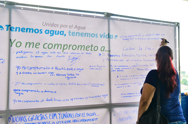 Cierre 2019 Unidos Agua
Cierre 2019 Unidos Agua.
Fecha: Noviembre 22 2019 
Para descargar esta fotografía en alta resolución, haga clic sobre la imagen hasta que la misma se despliegue en la pantalla completa; luego dé clic derecho y elija la opción "guardar imagen como". 
En caso de publicación por cualquier medio, solicitamos acompañarla del crédito: "Foto EPM"
Palabras clave: Cierre 2019 Unidos Agua