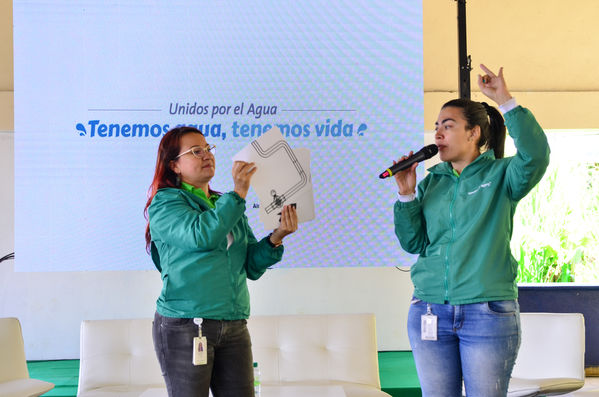 Cierre 2019 Unidos Agua
Cierre 2019 Unidos Agua.
Fecha: Noviembre 22 2019 
Para descargar esta fotografía en alta resolución, haga clic sobre la imagen hasta que la misma se despliegue en la pantalla completa; luego dé clic derecho y elija la opción "guardar imagen como". 
En caso de publicación por cualquier medio, solicitamos acompañarla del crédito: "Foto EPM"
Palabras clave: Cierre 2019 Unidos Agua