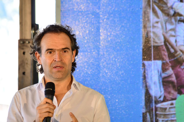 Cierre 2019 Unidos Agua
Cierre 2019 Unidos Agua.
Fecha: Noviembre 22 2019 
Para descargar esta fotografía en alta resolución, haga clic sobre la imagen hasta que la misma se despliegue en la pantalla completa; luego dé clic derecho y elija la opción "guardar imagen como". 
En caso de publicación por cualquier medio, solicitamos acompañarla del crédito: "Foto EPM"
Palabras clave: Cierre 2019 Unidos Agua