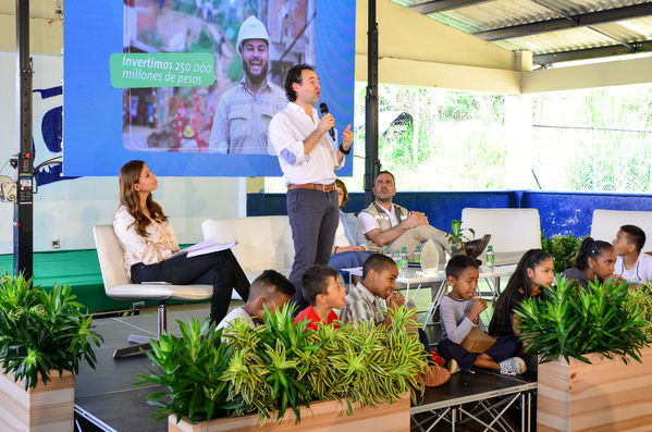 Cierre 2019 Unidos Agua
Cierre 2019 Unidos Agua.
Fecha: Noviembre 22 2019 
Para descargar esta fotografía en alta resolución, haga clic sobre la imagen hasta que la misma se despliegue en la pantalla completa; luego dé clic derecho y elija la opción "guardar imagen como". 
En caso de publicación por cualquier medio, solicitamos acompañarla del crédito: "Foto EPM"
Palabras clave: Cierre 2019 Unidos Agua