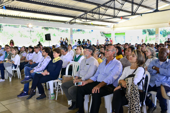 Cierre 2019 Unidos Agua
Cierre 2019 Unidos Agua.
Fecha: Noviembre 22 2019 
Para descargar esta fotografía en alta resolución, haga clic sobre la imagen hasta que la misma se despliegue en la pantalla completa; luego dé clic derecho y elija la opción "guardar imagen como". 
En caso de publicación por cualquier medio, solicitamos acompañarla del crédito: "Foto EPM"
Palabras clave: Cierre 2019 Unidos Agua