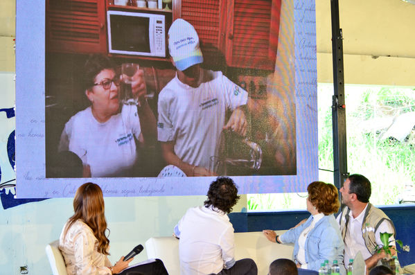 Cierre 2019 Unidos Agua
Cierre 2019 Unidos Agua.
Fecha: Noviembre 22 2019 
Para descargar esta fotografía en alta resolución, haga clic sobre la imagen hasta que la misma se despliegue en la pantalla completa; luego dé clic derecho y elija la opción "guardar imagen como". 
En caso de publicación por cualquier medio, solicitamos acompañarla del crédito: "Foto EPM"
Palabras clave: Cierre 2019 Unidos Agua
