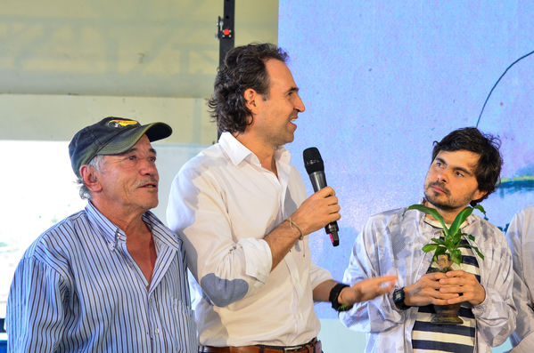 Cierre 2019 Unidos Agua
Cierre 2019 Unidos Agua.
Fecha: Noviembre 22 2019 
Para descargar esta fotografía en alta resolución, haga clic sobre la imagen hasta que la misma se despliegue en la pantalla completa; luego dé clic derecho y elija la opción "guardar imagen como". 
En caso de publicación por cualquier medio, solicitamos acompañarla del crédito: "Foto EPM"
Palabras clave: Cierre 2019 Unidos Agua