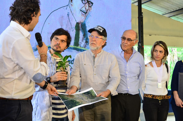 Cierre 2019 Unidos Agua
Cierre 2019 Unidos Agua.
Fecha: Noviembre 22 2019 
Para descargar esta fotografía en alta resolución, haga clic sobre la imagen hasta que la misma se despliegue en la pantalla completa; luego dé clic derecho y elija la opción "guardar imagen como". 
En caso de publicación por cualquier medio, solicitamos acompañarla del crédito: "Foto EPM"
Palabras clave: Cierre 2019 Unidos Agua
