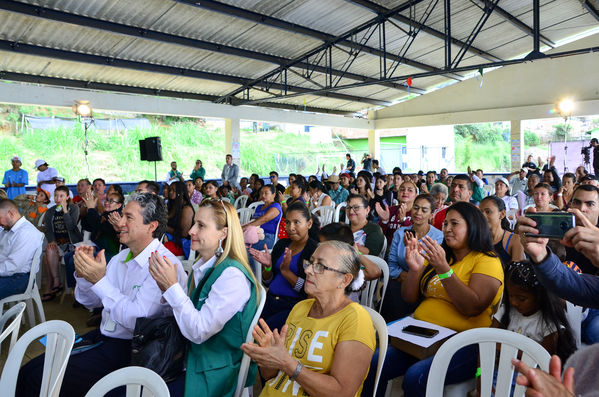 Cierre 2019 Unidos Agua
Cierre 2019 Unidos Agua.
Fecha: Noviembre 22 2019 
Para descargar esta fotografía en alta resolución, haga clic sobre la imagen hasta que la misma se despliegue en la pantalla completa; luego dé clic derecho y elija la opción "guardar imagen como". 
En caso de publicación por cualquier medio, solicitamos acompañarla del crédito: "Foto EPM"
Palabras clave: Cierre 2019 Unidos Agua