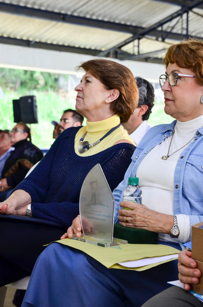 Cierre 2019 Unidos Agua
Cierre 2019 Unidos Agua.
Fecha: Noviembre 22 2019 
Para descargar esta fotografía en alta resolución, haga clic sobre la imagen hasta que la misma se despliegue en la pantalla completa; luego dé clic derecho y elija la opción "guardar imagen como". 
En caso de publicación por cualquier medio, solicitamos acompañarla del crédito: "Foto EPM"
Palabras clave: Cierre 2019 Unidos Agua