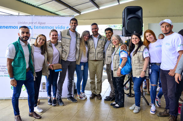 Cierre 2019 Unidos Agua
Cierre 2019 Unidos Agua.
Fecha: Noviembre 22 2019 
Para descargar esta fotografía en alta resolución, haga clic sobre la imagen hasta que la misma se despliegue en la pantalla completa; luego dé clic derecho y elija la opción "guardar imagen como". 
En caso de publicación por cualquier medio, solicitamos acompañarla del crédito: "Foto EPM"
Palabras clave: Cierre 2019 Unidos Agua