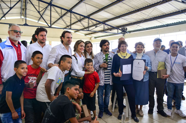 Cierre 2019 Unidos Agua
Cierre 2019 Unidos Agua.
Fecha: Noviembre 22 2019 
Para descargar esta fotografía en alta resolución, haga clic sobre la imagen hasta que la misma se despliegue en la pantalla completa; luego dé clic derecho y elija la opción "guardar imagen como". 
En caso de publicación por cualquier medio, solicitamos acompañarla del crédito: "Foto EPM"
Palabras clave: Cierre 2019 Unidos Agua