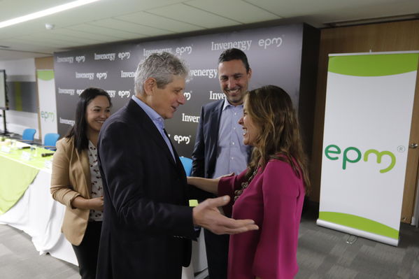 Rueda prensa Alianza EPM Invernergy
Rueda prensa Alianza EPM Invernergy.
Fecha: Noviembre 27 2019 
Para descargar esta fotografía en alta resolución, haga clic sobre la imagen hasta que la misma se despliegue en la pantalla completa; luego dé clic derecho y elija la opción "guardar imagen como". 
En caso de publicación por cualquier medio, solicitamos acompañarla del crédito: "Foto EPM"
Palabras clave: Rueda prensa Alianza EPM Invernergy