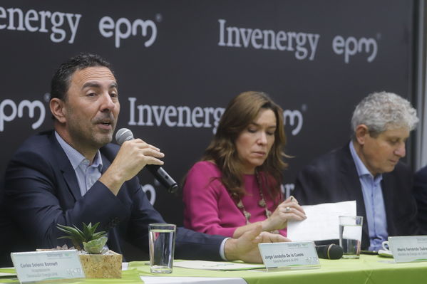 Rueda prensa Alianza EPM Invernergy
Rueda prensa Alianza EPM Invernergy.
Fecha: Noviembre 27 2019 
Para descargar esta fotografía en alta resolución, haga clic sobre la imagen hasta que la misma se despliegue en la pantalla completa; luego dé clic derecho y elija la opción "guardar imagen como". 
En caso de publicación por cualquier medio, solicitamos acompañarla del crédito: "Foto EPM"
Palabras clave: Rueda prensa Alianza EPM Invernergy