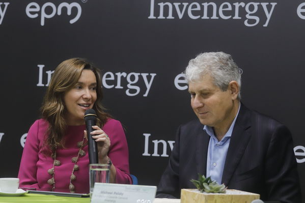 Rueda prensa Alianza EPM Invernergy
Rueda prensa Alianza EPM Invernergy.
Fecha: Noviembre 27 2019 
Para descargar esta fotografía en alta resolución, haga clic sobre la imagen hasta que la misma se despliegue en la pantalla completa; luego dé clic derecho y elija la opción "guardar imagen como". 
En caso de publicación por cualquier medio, solicitamos acompañarla del crédito: "Foto EPM"
Palabras clave: Rueda prensa Alianza EPM Invernergy