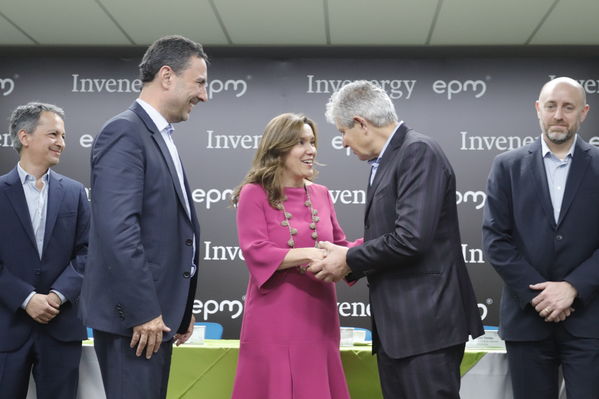 Rueda prensa Alianza EPM Invernergy
Rueda prensa Alianza EPM Invernergy.
Fecha: Noviembre 27 2019 
Para descargar esta fotografía en alta resolución, haga clic sobre la imagen hasta que la misma se despliegue en la pantalla completa; luego dé clic derecho y elija la opción "guardar imagen como". 
En caso de publicación por cualquier medio, solicitamos acompañarla del crédito: "Foto EPM"
Palabras clave: Rueda prensa Alianza EPM Invernergy