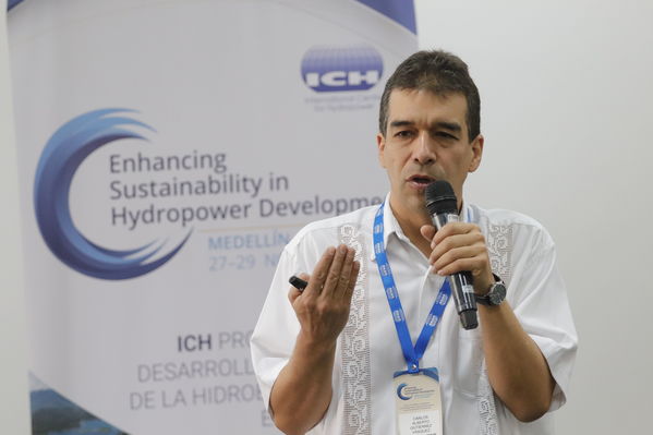 Conferencia anual ICH 2017
Conferencia anual ICH 2017
Fecha: Noviembre 28 de 2017
Para descargar esta fotografía en alta resolución, haga clic sobre la imagen hasta que la misma se despliegue en la pantalla completa; luego dé clic derecho y elija la opción "guardar imagen como". 
En caso de publicación por cualquier medio, solicitamos acompañarla del crédito: "Foto EPM"
Palabras clave: Conferencia anual ICH 2017