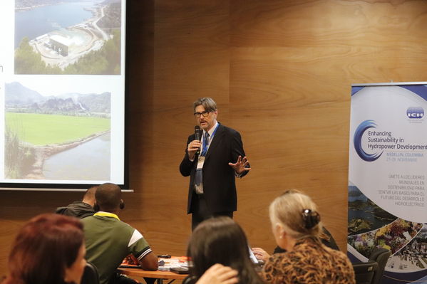 Conferencia anual ICH 2017
Conferencia anual ICH 2017
Fecha: Noviembre 28 de 2017
Para descargar esta fotografía en alta resolución, haga clic sobre la imagen hasta que la misma se despliegue en la pantalla completa; luego dé clic derecho y elija la opción "guardar imagen como". 
En caso de publicación por cualquier medio, solicitamos acompañarla del crédito: "Foto EPM"
Palabras clave: Conferencia anual ICH 2017