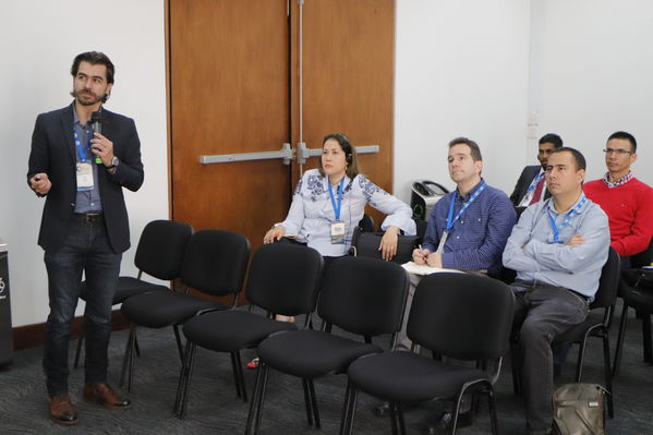 Conferencia anual ICH 2017
Conferencia anual ICH 2017
Fecha: Noviembre 28 de 2017
Para descargar esta fotografía en alta resolución, haga clic sobre la imagen hasta que la misma se despliegue en la pantalla completa; luego dé clic derecho y elija la opción "guardar imagen como". 
En caso de publicación por cualquier medio, solicitamos acompañarla del crédito: "Foto EPM"
Palabras clave: Conferencia anual ICH 2017