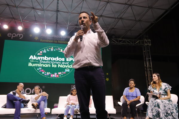 Encendido del Alumbrado Navideño 2019
Encendido del Alumbrado Navideño 2019
Fecha: Noviembre 2 2019.
Para descargar esta fotografía en alta resolución, haga clic sobre la imagen hasta que la misma se despliegue en la pantalla completa; luego dé clic derecho y elija la opción "guardar imagen como". 
En caso de publicación por cualquier medio, solicitamos acompañarla del crédito: "Foto EPM"
Palabras clave: Encendido del Alumbrado Navideño 2019