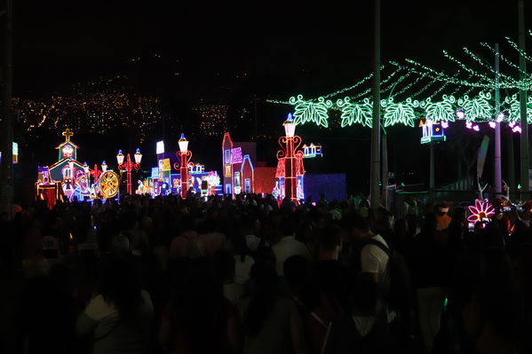 Encendido del Alumbrado Navideño 2019
Encendido del Alumbrado Navideño 2019
Fecha: Noviembre 2 2019.
Para descargar esta fotografía en alta resolución, haga clic sobre la imagen hasta que la misma se despliegue en la pantalla completa; luego dé clic derecho y elija la opción "guardar imagen como". 
En caso de publicación por cualquier medio, solicitamos acompañarla del crédito: "Foto EPM"
Palabras clave: Encendido del Alumbrado Navideño 2019