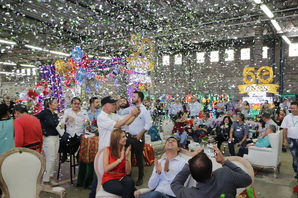 Rueda de prensa Alumbrado Navideño 2017
Rueda de prensa Alumbrado Navideño 2017
Fecha: Noviembre 3 de 2017
Para descargar esta fotografía en alta resolución, haga clic sobre la imagen hasta que la misma se despliegue en la pantalla completa; luego dé clic derecho y elija la opción "guardar imagen como". 
En caso de publicación por cualquier medio, solicitamos acompañarla del crédito: "Foto EPM"
Palabras clave: Rueda de prensa Alumbrado Navideño 2017