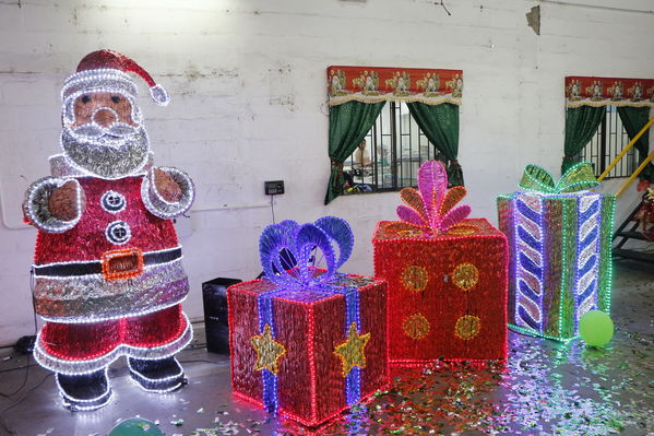 Rueda de prensa Alumbrado Navideño 2017
Rueda de prensa Alumbrado Navideño 2017
Fecha: Noviembre 3 de 2017
Para descargar esta fotografía en alta resolución, haga clic sobre la imagen hasta que la misma se despliegue en la pantalla completa; luego dé clic derecho y elija la opción "guardar imagen como". 
En caso de publicación por cualquier medio, solicitamos acompañarla del crédito: "Foto EPM"
Palabras clave: Rueda de prensa Alumbrado Navideño 2017