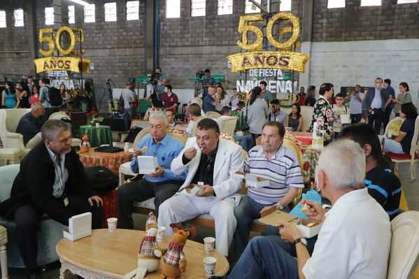 Rueda de prensa Alumbrado Navideño 2017
Rueda de prensa Alumbrado Navideño 2017
Fecha: Noviembre 3 de 2017
Para descargar esta fotografía en alta resolución, haga clic sobre la imagen hasta que la misma se despliegue en la pantalla completa; luego dé clic derecho y elija la opción "guardar imagen como". 
En caso de publicación por cualquier medio, solicitamos acompañarla del crédito: "Foto EPM"
Palabras clave: Rueda de prensa Alumbrado Navideño 2017