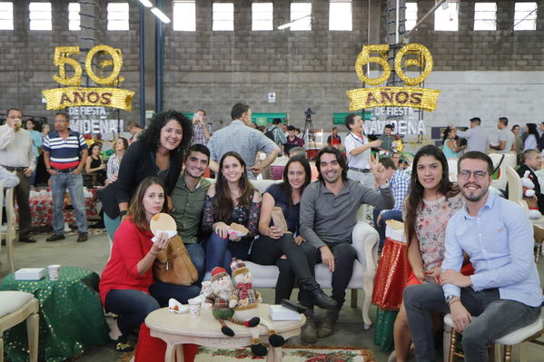 Rueda de prensa Alumbrado Navideño 2017
Rueda de prensa Alumbrado Navideño 2017
Fecha: Noviembre 3 de 2017
Para descargar esta fotografía en alta resolución, haga clic sobre la imagen hasta que la misma se despliegue en la pantalla completa; luego dé clic derecho y elija la opción "guardar imagen como". 
En caso de publicación por cualquier medio, solicitamos acompañarla del crédito: "Foto EPM"
Palabras clave: Rueda de prensa Alumbrado Navideño 2017